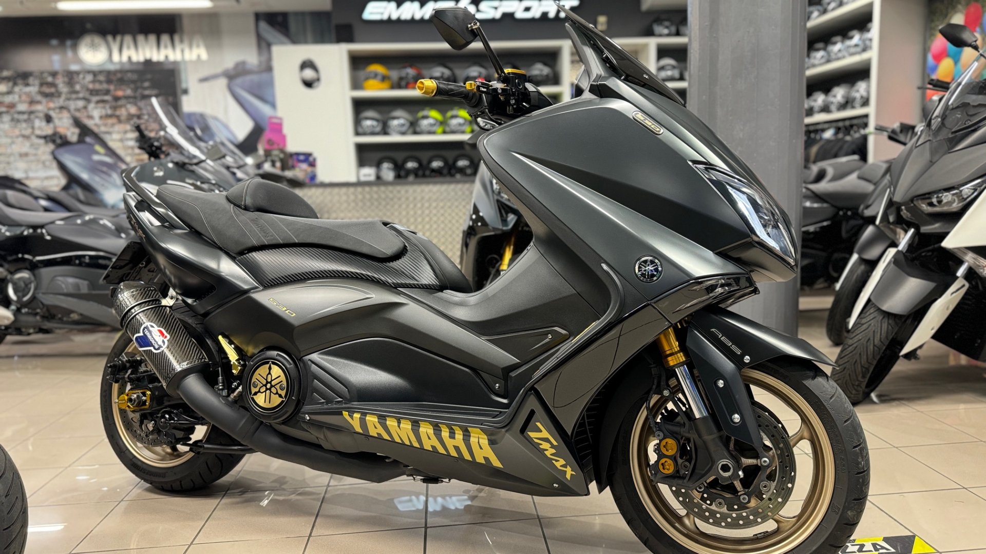 Yamaha T Max 530 SX ABS Sport Edition Prezzo, Scheda tecnica e Foto -  Dueruote