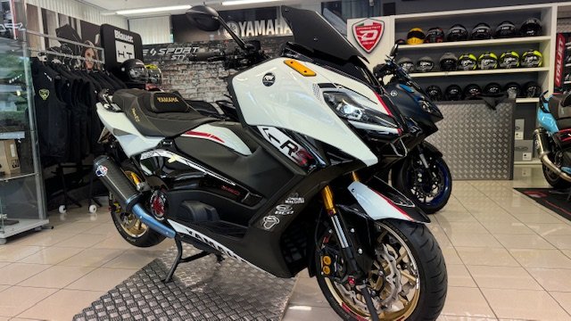 YAMAHA TMAX TECH RS N 304 STEP 2 46 8 CAV