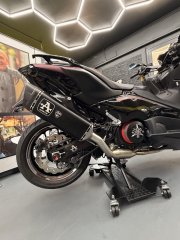 MPIANTO COMPLETO PISTA RACING ALLUMINIO DARK ARROW YAMAHA T-MAX 560 2025-2026